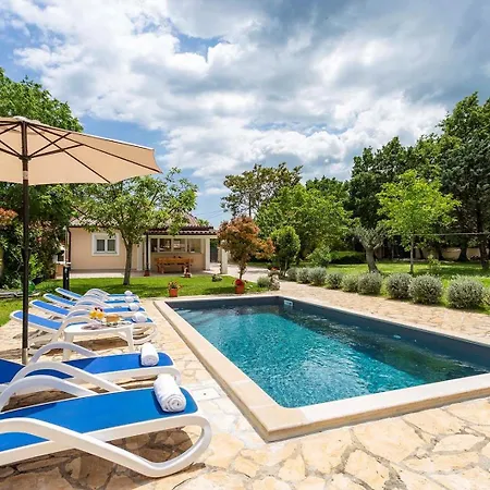 Darko Villa