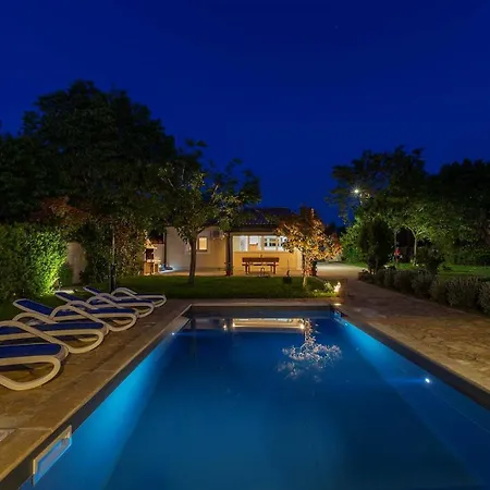 Darko Villa *